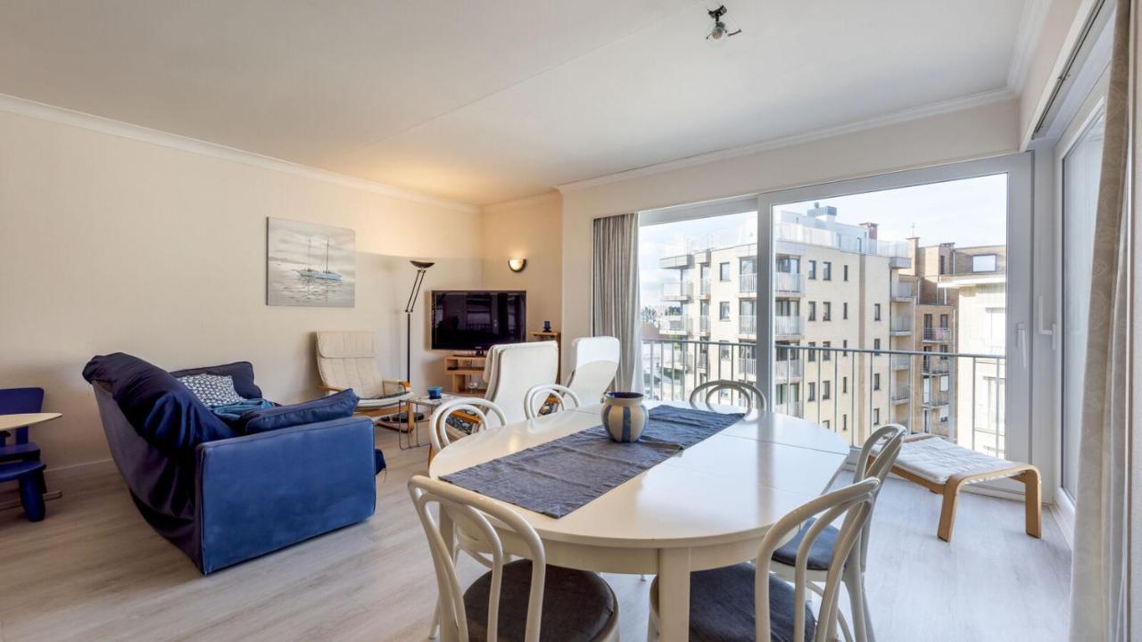 Zonnig En Gezellig Appartement Met Zijdelings Zeezicht En Zwembad In Koksijde Eksteriør bilde